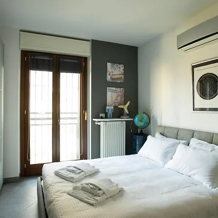L'arche Comfort&relax - House On The Navigli River 2 *