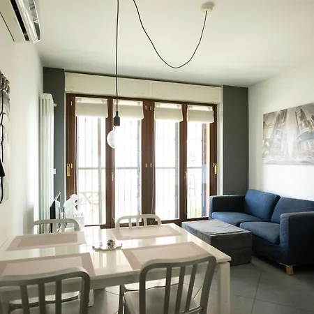 L'arche Comfort&relax - House On The Navigli River 2 Lägenhet